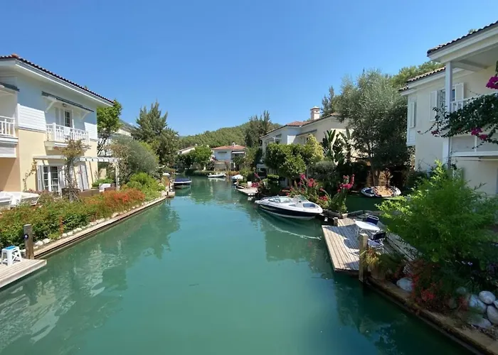 Sea Canal Townhouse